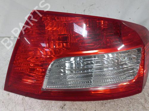 Right taillight PEUGEOT 407 (6D_) 2.0 HDi (6DRHRH) | BP19898244C35 