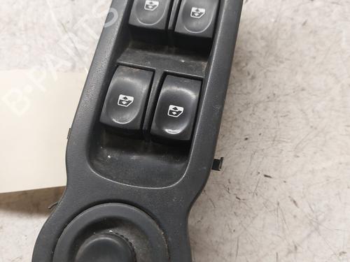 Used Left front window switch RENAULT MODUS / GRAND MODUS (F/JP0_) 1.5 dCi (FP0F, JP0F) (86 hp) 25221656