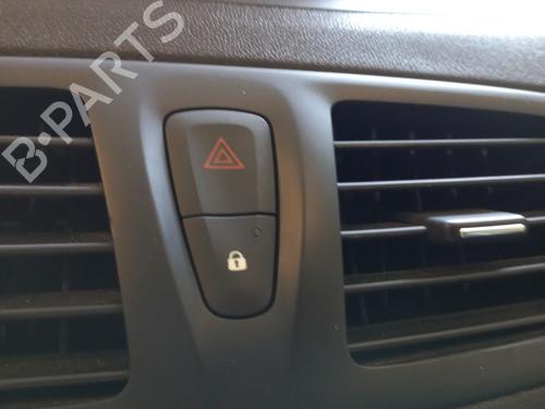warning-switch-renault-megane-iii-hatchback-bz01_-b3_-2008-27276365 main image