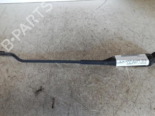 Used Front windshield wiper arm RENAULT CLIO I (B/C57_, 5/357_) 1.2 (5/357Y, 5/357K) (58 hp) 19882044