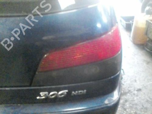 Højre baglygte PEUGEOT 306 Hatchback (7A, 7C, N3, N5) 2.0 HDI 90 (90 hp) 19896109
