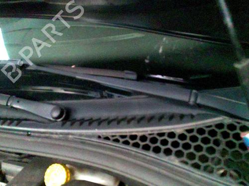 Used Front windshield wiper arm CITROËN C3 II (SC_) 1.1 i (60 hp) 19890308