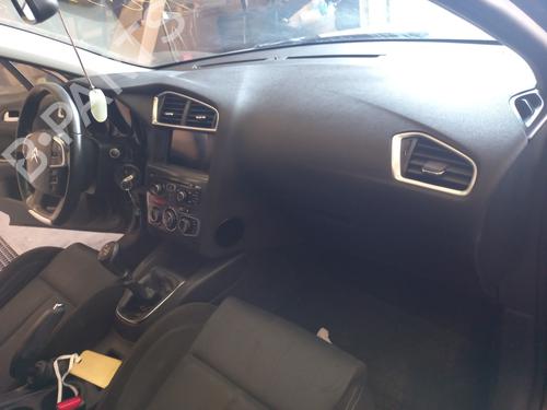 Used Dashboard CITROËN C4 II (NC_) 1.6 HDi 90 (92 hp) 24595711