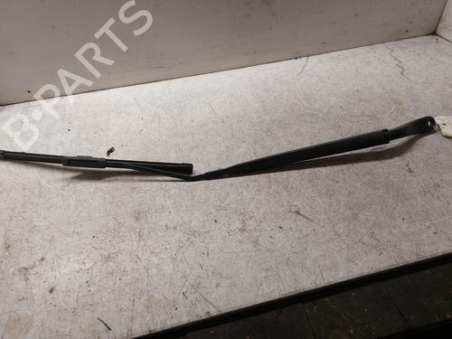 Used Front windshield wiper arm RENAULT MEGANE III Hatchback (BZ0/1_, B3_) 1.5 dCi (BZ09, BZ0D, BZ1W, BZ29, BZ14) (110 hp) 21985983