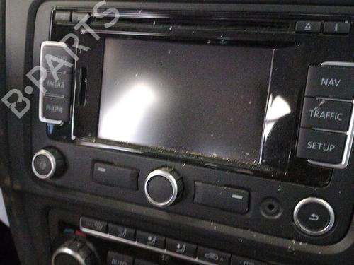 Used Radio VW GOLF VI (5K1) 1.6 TDI (105 hp) 27377809