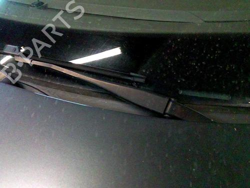 Used Front windshield wiper arm VOLVO V50 (545) 2.0 D (136 hp) 19898758