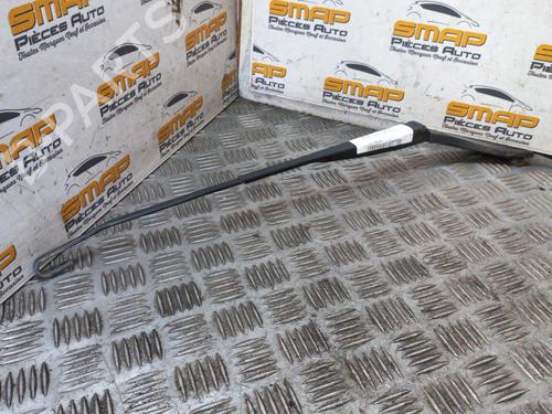 Used Front windshield wiper arm RENAULT MEGANE II (BM0/1_, CM0/1_) [2001-2012]  19890066