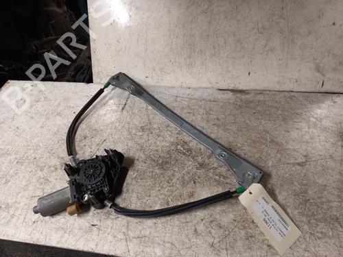 Lève-vitre avant gauche RENAULT CLIO II (BB_, CB_) 1.9 dTi (B/CB0U) (80 hp) 21986652