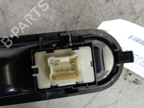Right front window switch RENAULT TWINGO III (BCM_, BCA_) 0.9 TCe 90 (BCM9, BCM2) | BP19882540I26 