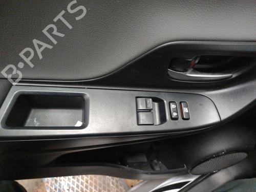 Used Left front window switch TOYOTA YARIS (_P13_) 1.0 (KSP130) (72 hp) 24147035
