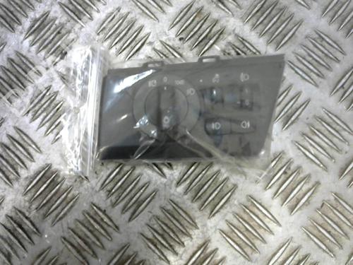 Used Headlight switch BMW X3 (E83) 3.0 d (204 hp) 21978385