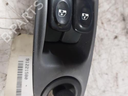 Used Left front window switch RENAULT MEGANE I Coach (DA0/1_) [1996-2003]  21994746