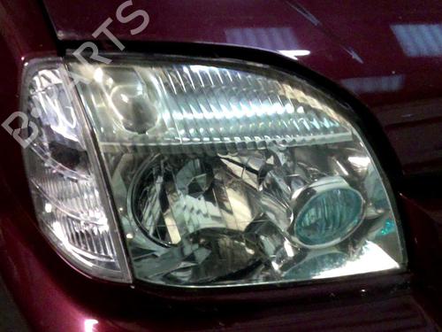 Used Right headlight NISSAN X-TRAIL I (T30) 2.2 Di 4x4 (114 hp) 19894347