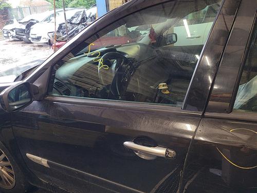 Left front door RENAULT LAGUNA II (BG0/1_) 2.2 dCi 7751472437