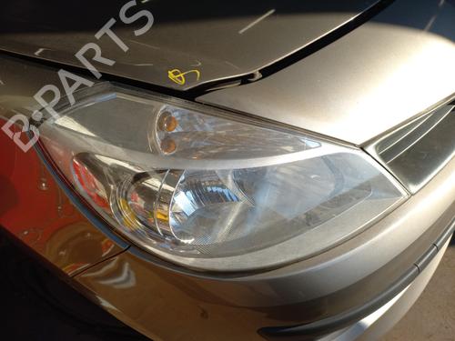 Used Right headlight RENAULT CLIO III (BR0/1, CR0/1) 1.2 16V (BR02, BR0J, BR11, CR02, CR0J, CR11) (75 hp) 25288664