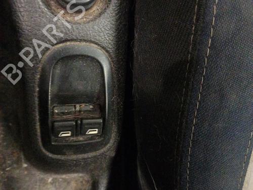 Commutateur PEUGEOT 206 Hatchback (2A/C) 1.1 i (60 hp) 26618570