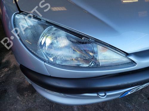 Højre forlygte PEUGEOT 206 Hatchback (2A/C) 1.6 i (89 hp) 23775488