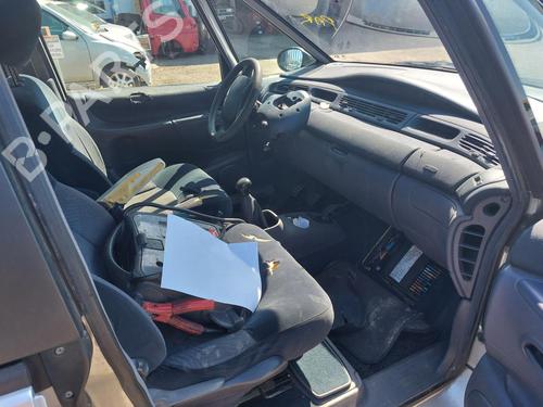 Right headlight RENAULT ESPACE III (JE0_) 2.2 dCi (JE0K) | BP19897060C29 