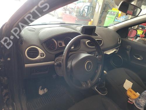 Used Dashboard RENAULT CLIO III (BR0/1, CR0/1) 1.2 16V (BR02, BR0J, BR11, CR02, CR0J, CR11) (75 hp) 21995687