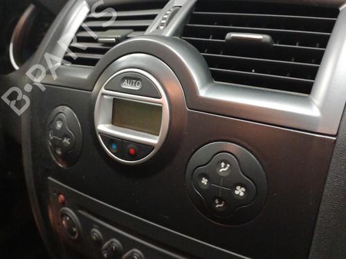 AC Styreenhet / Manøvreringsenhet RENAULT MEGANE II (BM0/1_, CM0/1_) 1.6 16V (112 hp) 24318495
