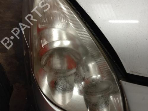 Used Right headlight TOYOTA COROLLA Verso (ZER_, ZZE12_, R1_) 2.2 D-4D (AUR10_, AUR10R) (136 hp) 22653507