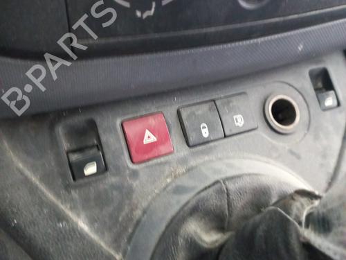 Used Warning switch Warning switch CITROËN BERLINGO Box Body/MPV (B9) 1.6 HDi / BlueHDi 75 (75 hp) 31045550 31045550