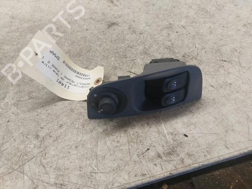 Used Left front window switch RENAULT MEGANE I (BA0/1_) 1.6 16V (BA04, BA0B, BA11, BA1J, BA16, BA19, BA1K, BA1V,... (107 hp) 21987029