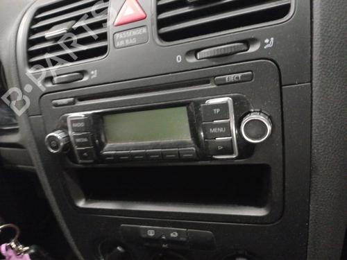 Bilradio VW GOLF V (1K1) 1.9 TDI (90 hp) 23774959