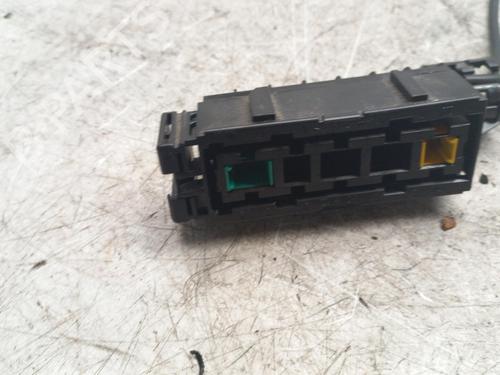 Used Seat buckle OPEL CORSA D (S07) 1.3 CDTI (L08, L68) (75 hp) 19880937