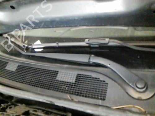 Used Front windshield wiper arm RENAULT MEGANE II (BM0/1_, CM0/1_) 1.6 16V (112 hp) 19899690