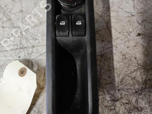 Used Left front window switch RENAULT CLIO III (BR0/1, CR0/1) 1.5 dCi (C/BR0G, C/BR1G) (68 hp) 19886496