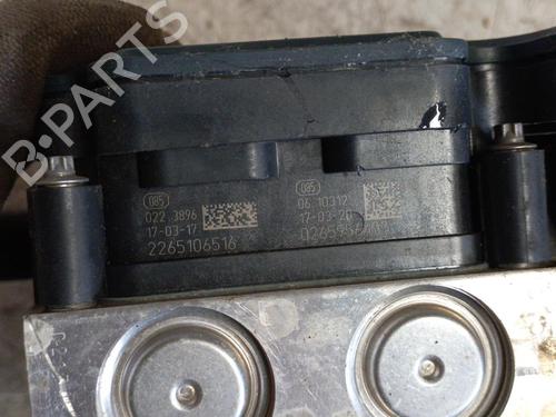 ABS Bremseaggregat RENAULT TWINGO III (BCM_, BCA_) 0.9 TCe 90 (BCM9, BCM2) (90 hp) 19889245