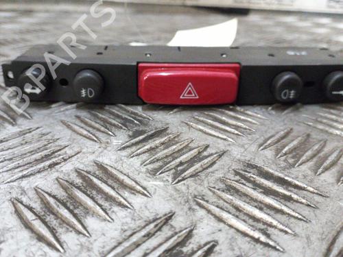 Pulsante luci di emergenza ALFA ROMEO GT (937_) 1.9 JTD (937CXN1B) (150 hp) 21980551