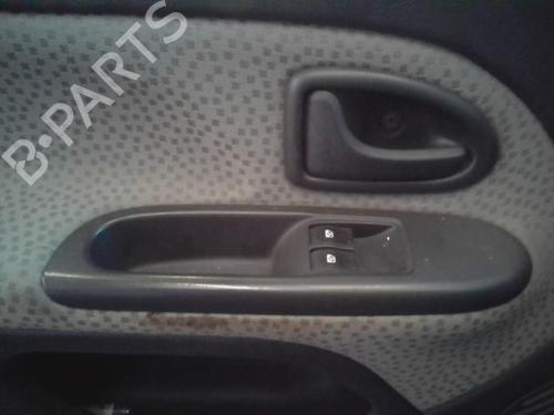 Used Left front window switch RENAULT CLIO II (BB_, CB_) [1998-2016]  19881826