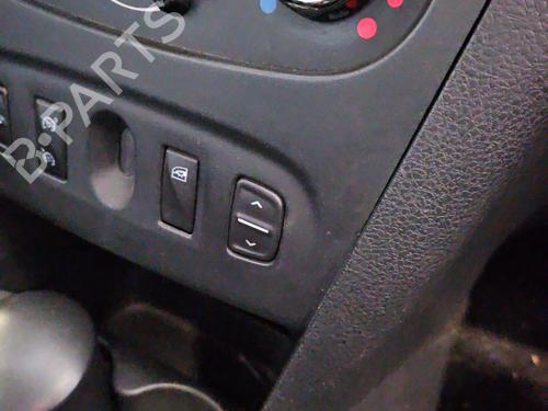 Used Right front window switch Right front window switch DACIA SANDERO II 1.5 dCi (90 hp) 29832811 29832811