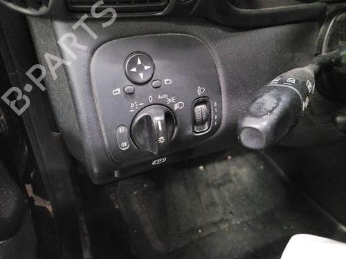 Used Headlight switch MERCEDES-BENZ C-CLASS (W203) C 220 CDI (203.008) (150 hp) 19886660