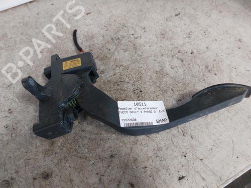 Used Pedal Pedal IVECO DAILY IV Van 35C13 V, 35C13 V/P, 35S13 V, 35S13 V/P (126 hp) 21984424 21984424