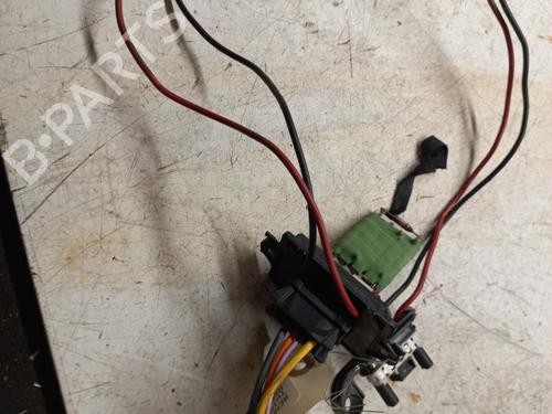 Used Heater resistor Heater resistor RENAULT TWINGO II (CN0_) 1.2 16V (CN04, CN0B) (75 hp) 29014023 29014023