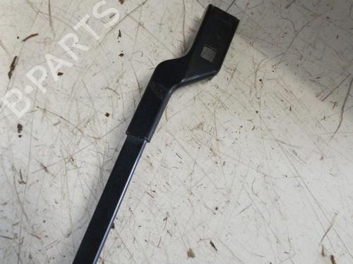 Used Front windshield wiper arm PEUGEOT 3008 I MPV (0U_) 1.6 HDi (112 hp) 19894552