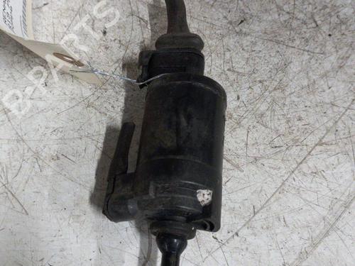 Used Washer pump Washer pump RENAULT 19 II (B/C53_) 1.8 (5/353A) (90 hp) 21982165 21982165