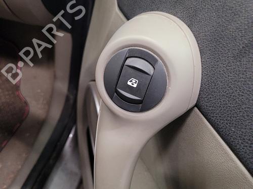 Used Right front window switch RENAULT CLIO III (BR0/1, CR0/1) 1.4 16V (98 hp) 21998478