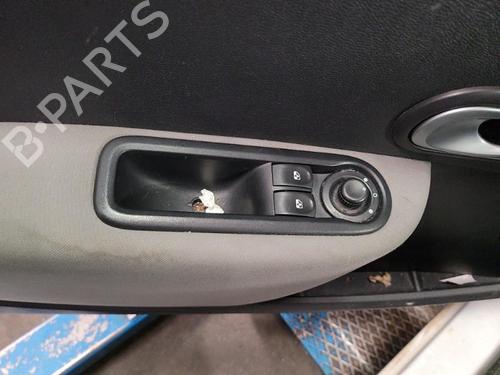 Used Left front window switch RENAULT CLIO III (BR0/1, CR0/1) 1.5 dCi (75 hp) 19879377