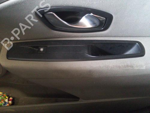 Used Right front window switch RENAULT MEGANE III Grandtour (KZ0/1) 1.5 dCi (86 hp) 21984861