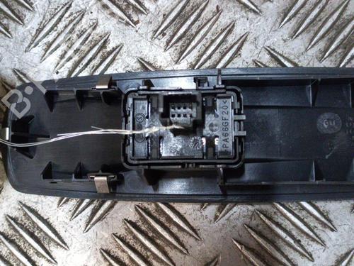 Right front window switch RENAULT MEGANE III Hatchback (BZ0/1_, B3_) 1.5 dCi (BZ09, BZ0D, BZ1W, BZ29, BZ14) | BP21979636I26 