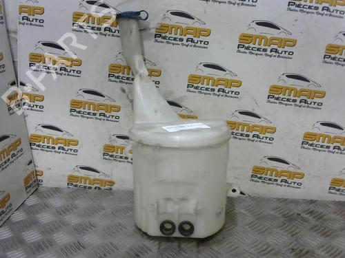 Used Windscreen washer tank TOYOTA YARIS (_P1_) 1.4 D-4D (NLP10_, NLP10R) (75 hp) 19890493
