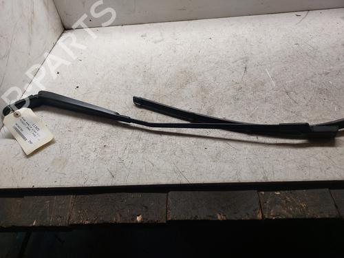 Used Front windshield wiper arm PEUGEOT 3008 I MPV (0U_) 1.6 HDi (112 hp) 22235080
