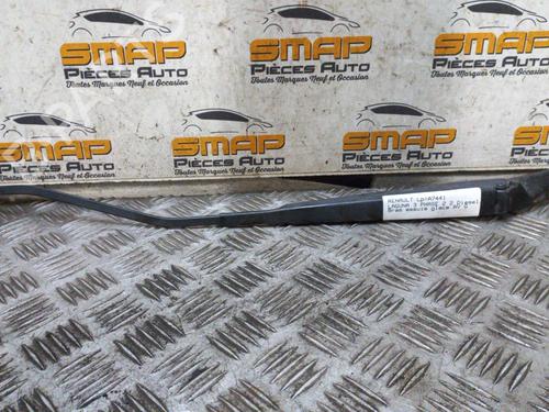 Used Front windshield wiper arm RENAULT LAGUNA III (BT0/1) 2.0 dCi (BT07, BT0J, BT14, BT1A, BT1S) (131 hp) 19884016
