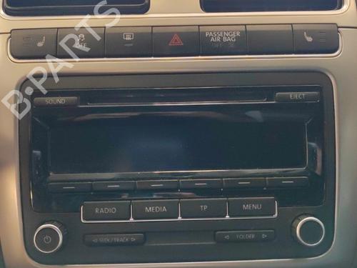 Used Radio VW POLO V (6R1, 6C1) 1.6 TDI (90 hp) 19885307