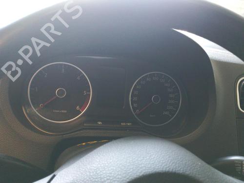 Used Instrument cluster VW POLO V (6R1, 6C1) 1.6 TDI (90 hp) 19896939