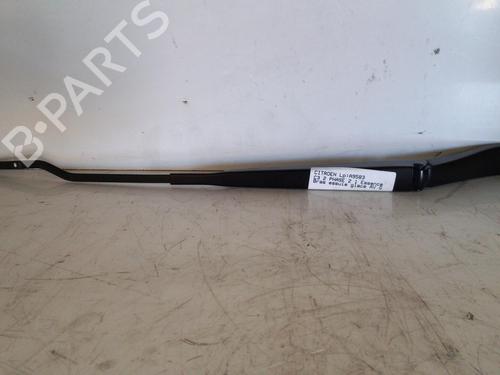 Used Front windshield wiper arm CITROËN C3 II (SC_) 1.0 VTi 68 (68 hp) 19889219